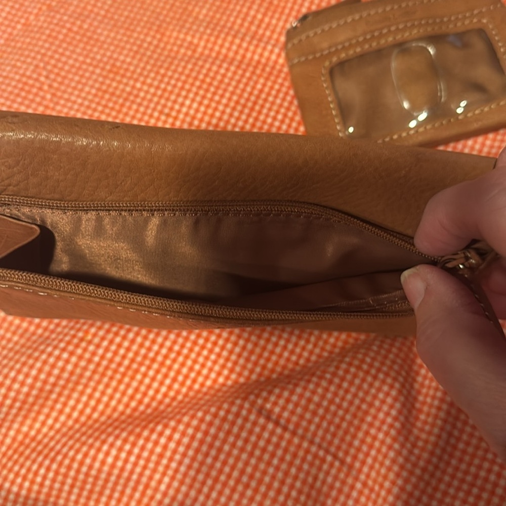 Fossil 2 Piece Wallet Set - Picture 4 of 5